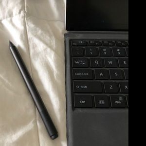 Surface Pro 128 GB SSD / 4GB RAM